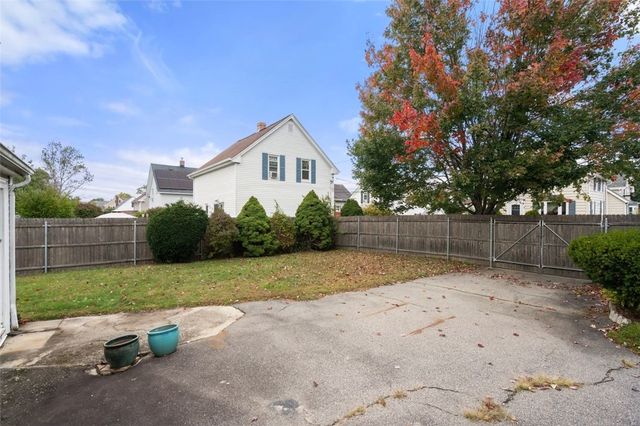 14 North Street, East Providence, RI 02915