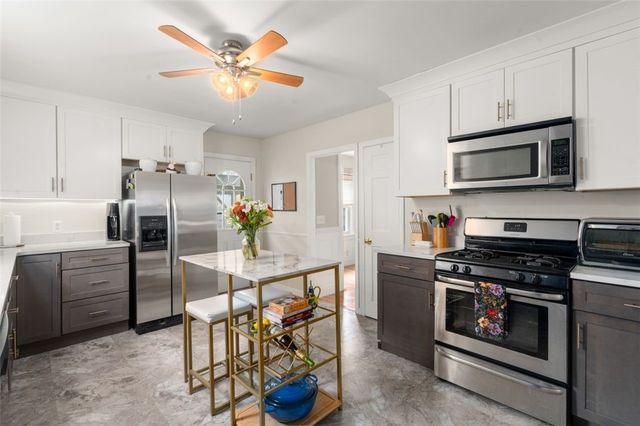 14 North Street, East Providence, RI 02915