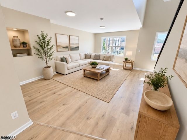 20 E Kinney St, Newark City, NJ 07102