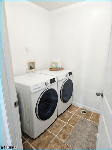 20 E Kinney St, Newark City, NJ 07102