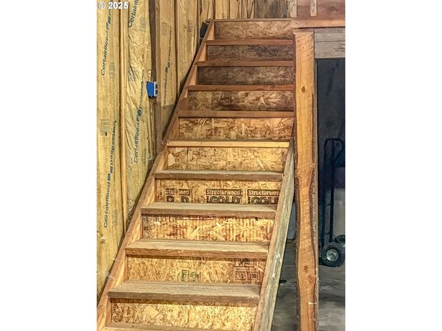 283 HAWKEYE Ln, Roseburg, OR 97471