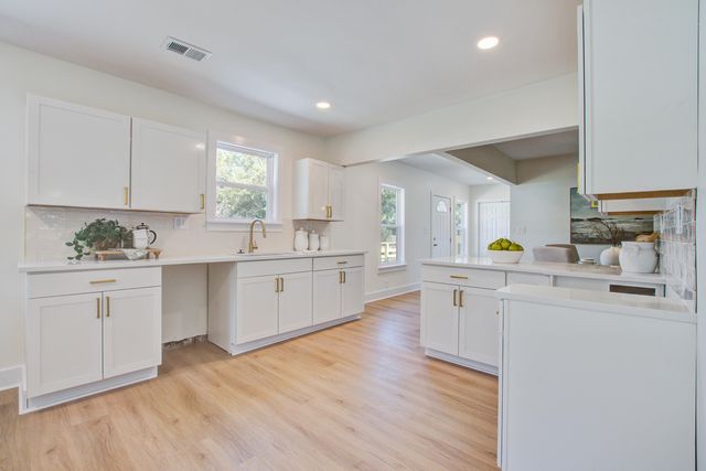 2601 Oregon Avenue, North Charleston, SC 29405