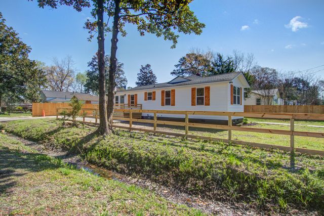 2601 Oregon Avenue, North Charleston, SC 29405