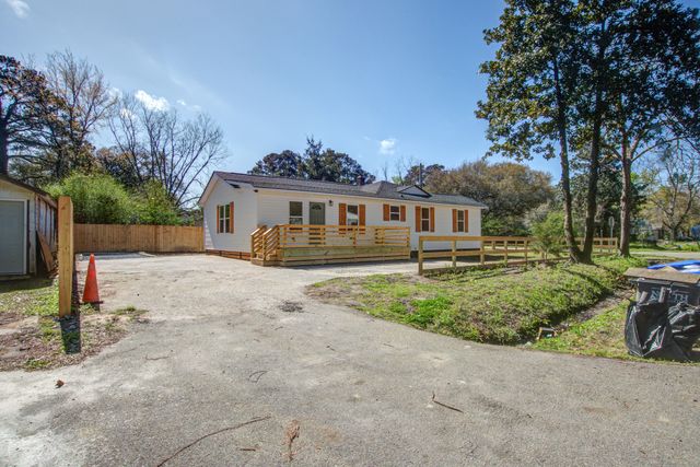 2601 Oregon Avenue, North Charleston, SC 29405