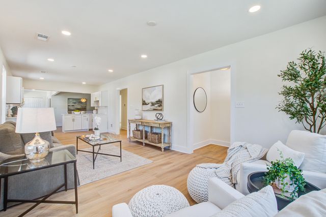 2601 Oregon Avenue, North Charleston, SC 29405