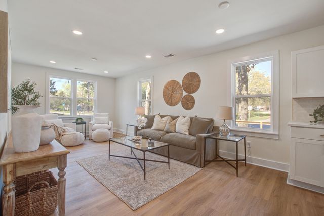 2601 Oregon Avenue, North Charleston, SC 29405