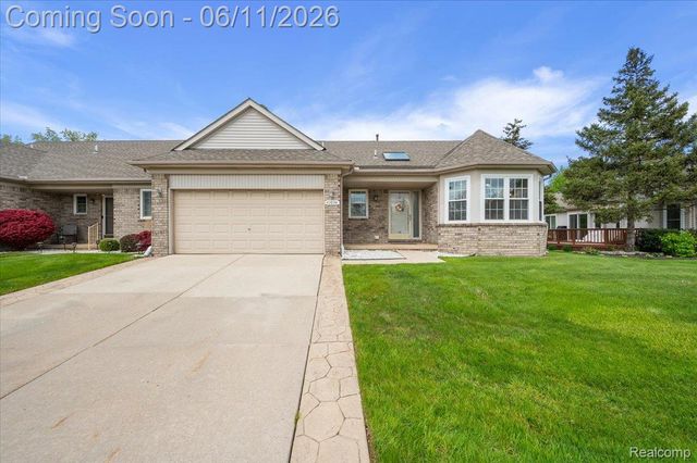 41034 Greenspire Drive, Clinton Charter Township, MI 48038