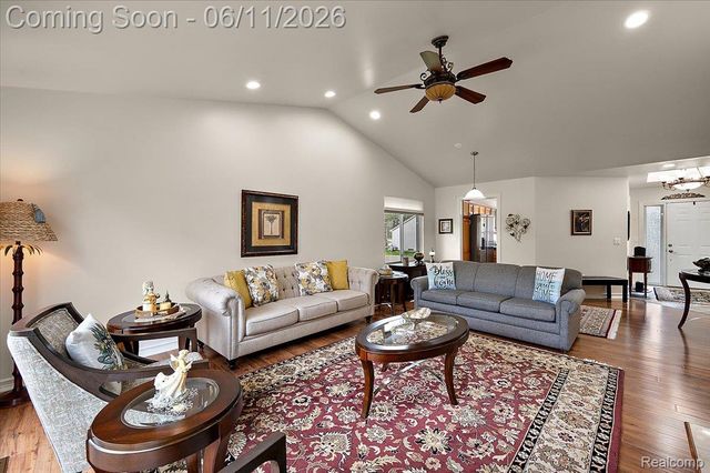 41034 Greenspire Drive, Clinton Charter Township, MI 48038