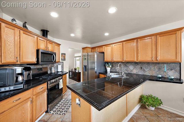 41034 Greenspire Drive, Clinton Charter Township, MI 48038
