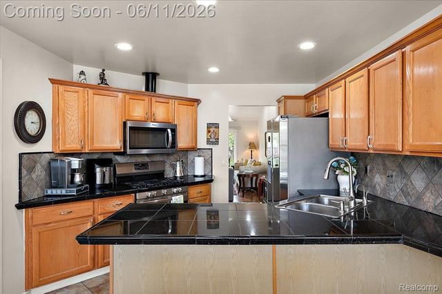 41034 Greenspire Drive, Clinton Charter Township, MI 48038