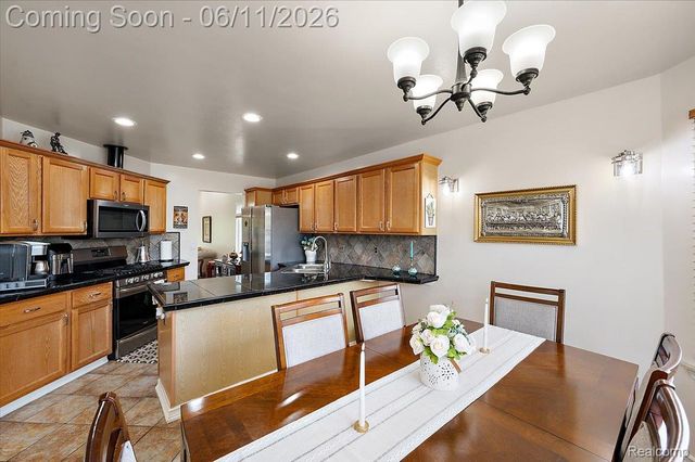 41034 Greenspire Drive, Clinton Charter Township, MI 48038