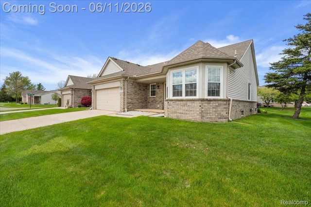 41034 Greenspire Drive, Clinton Charter Township, MI 48038