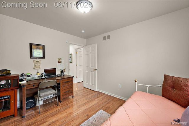 41034 Greenspire Drive, Clinton Charter Township, MI 48038