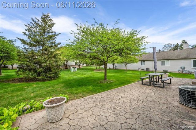 41034 Greenspire Drive, Clinton Charter Township, MI 48038