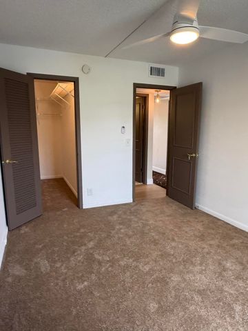 402 Brighton J J, Boca Raton, FL 33434