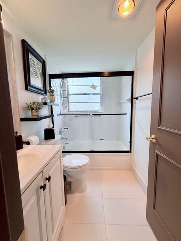 402 Brighton J J, Boca Raton, FL 33434