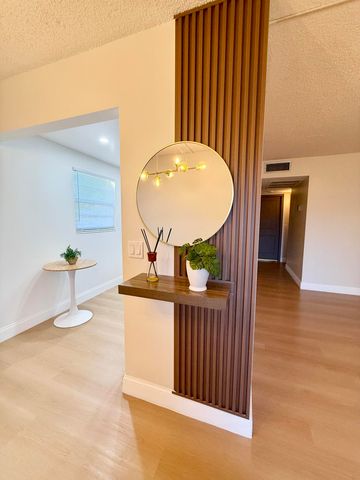 402 Brighton J J, Boca Raton, FL 33434