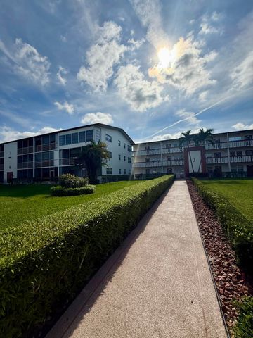 402 Brighton J J, Boca Raton, FL 33434