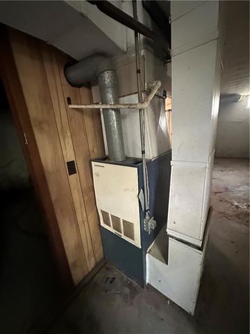 327 E 7TH Street, Maryville, MO 64468