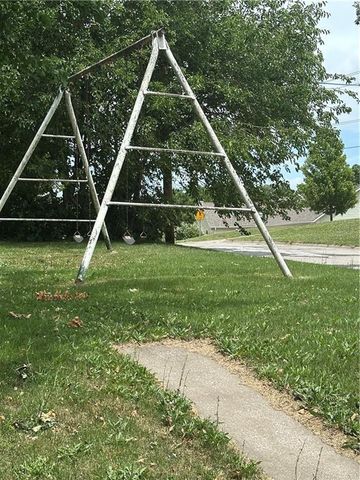 327 E 7TH Street, Maryville, MO 64468