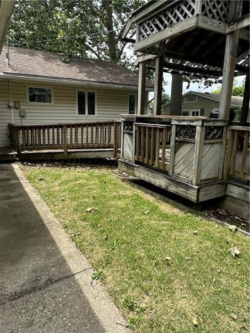 327 E 7TH Street, Maryville, MO 64468