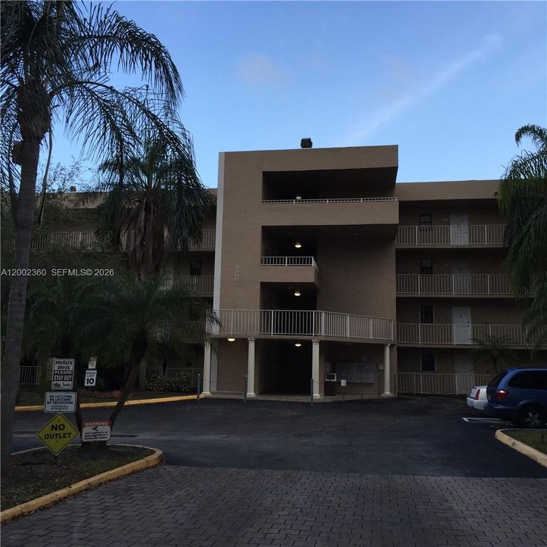 8500 NW 8TH ST 308, Miami, FL 33126