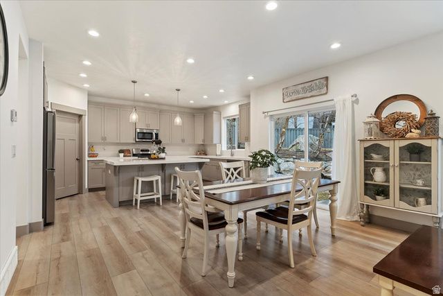 365 S MOUNTAIN RD, Fruit Heights, UT 84037