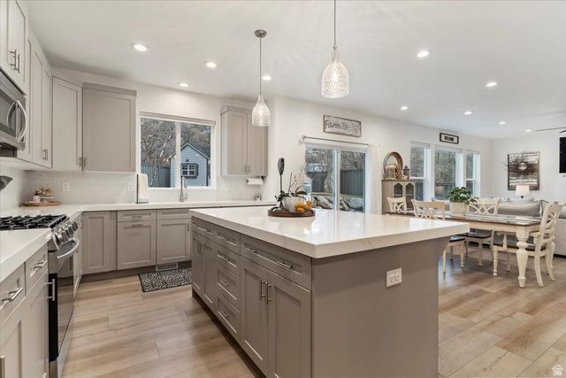 365 S MOUNTAIN RD, Fruit Heights, UT 84037