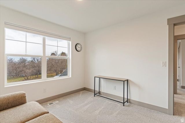 365 S MOUNTAIN RD, Fruit Heights, UT 84037