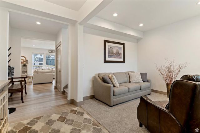 365 S MOUNTAIN RD, Fruit Heights, UT 84037