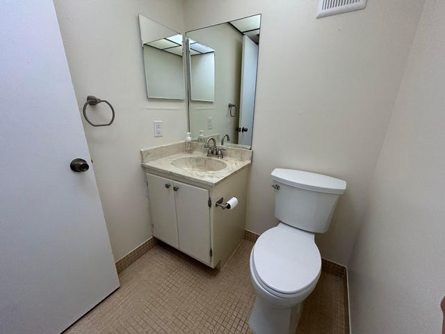 3301 NW 47th Terrace 210, Lauderdale Lakes, FL 33319