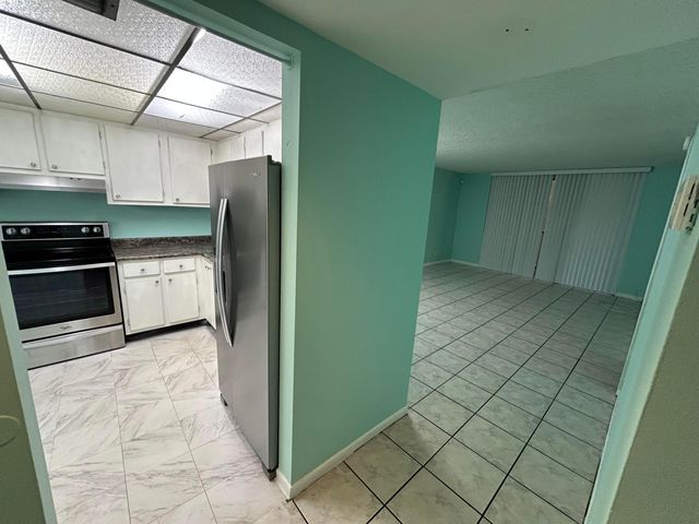 3301 NW 47th Terrace 210, Lauderdale Lakes, FL 33319