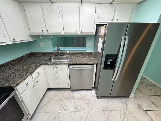 3301 NW 47th Terrace 210, Lauderdale Lakes, FL 33319