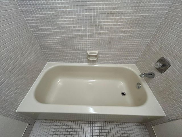 3301 NW 47th Terrace 210, Lauderdale Lakes, FL 33319