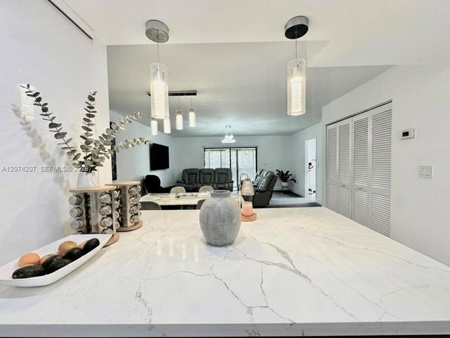 3432 NW 86th Way 201, Sunrise, FL 33351