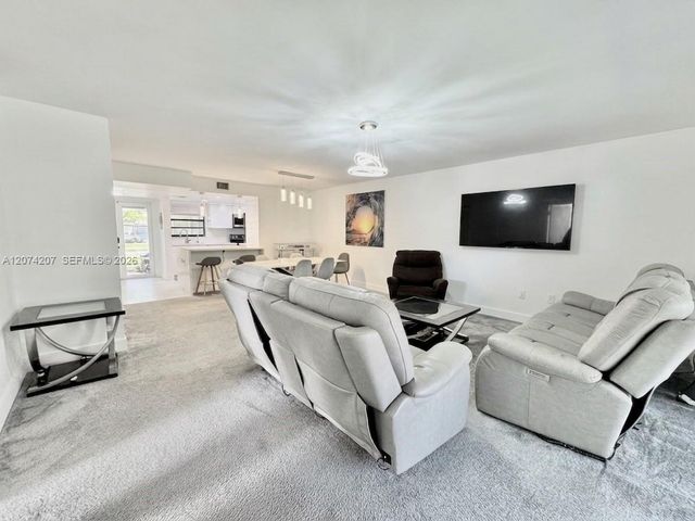 3432 NW 86th Way 201, Sunrise, FL 33351