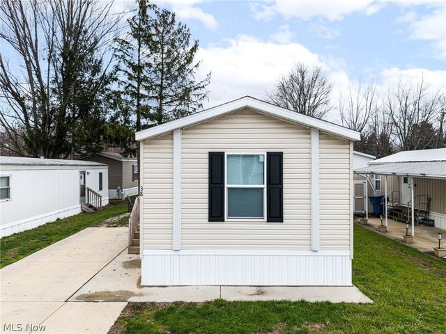 6610 Lear Nagle Road 38, North Ridgeville, OH 44039