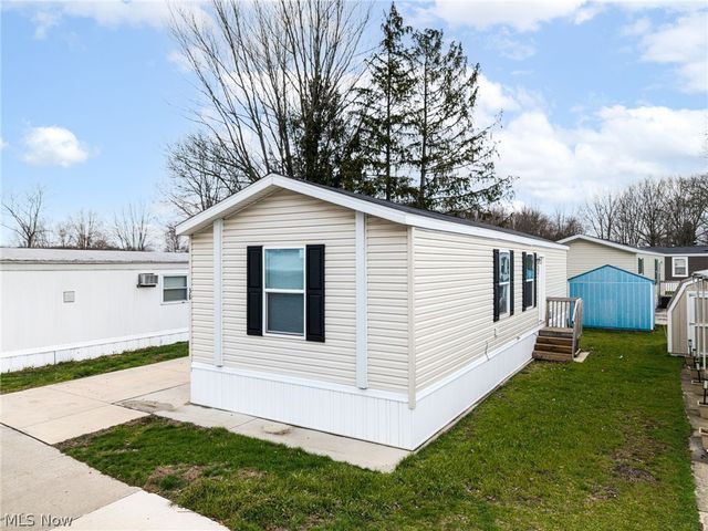 6610 Lear Nagle Road 38, North Ridgeville, OH 44039