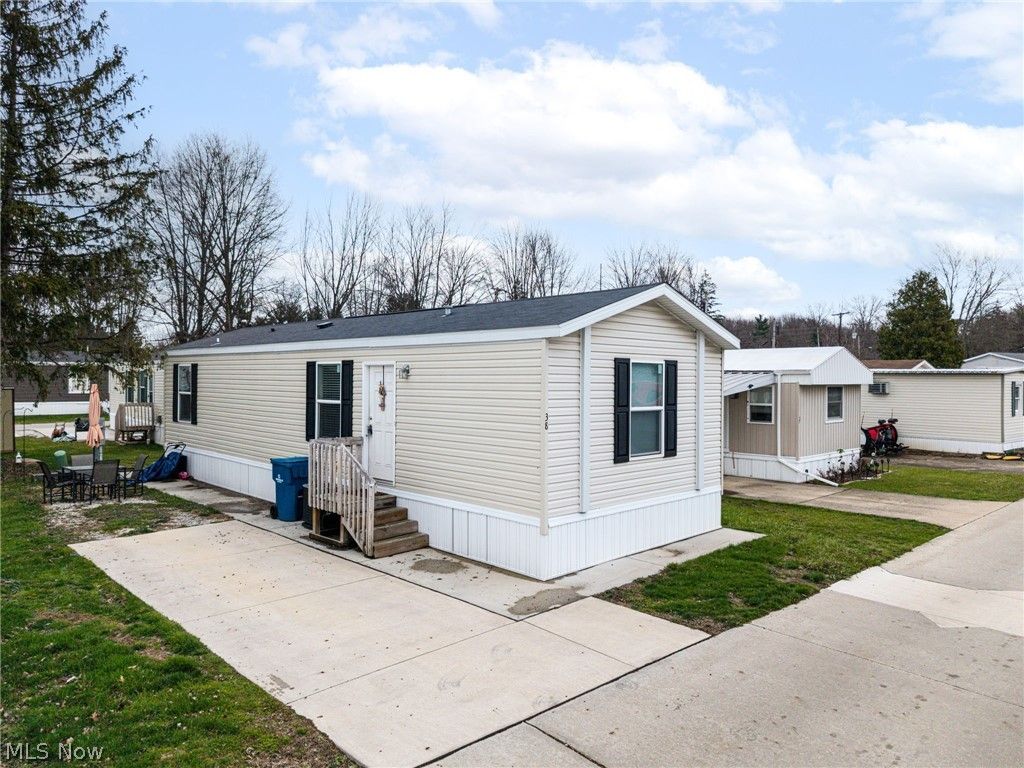 6610 Lear Nagle Road 38, North Ridgeville, OH 44039