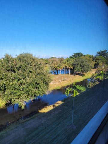 725 Lori Drive 106, Palm Springs, FL 33461