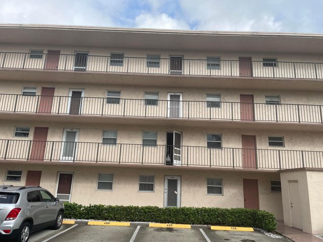 725 Lori Drive 106, Palm Springs, FL 33461