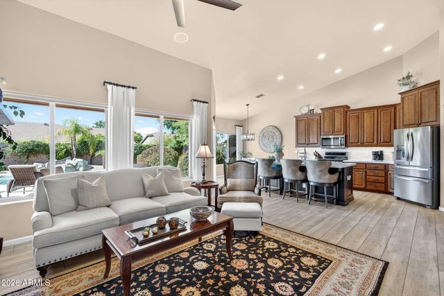 5257 E MICHELLE Drive, Scottsdale, AZ 85254
