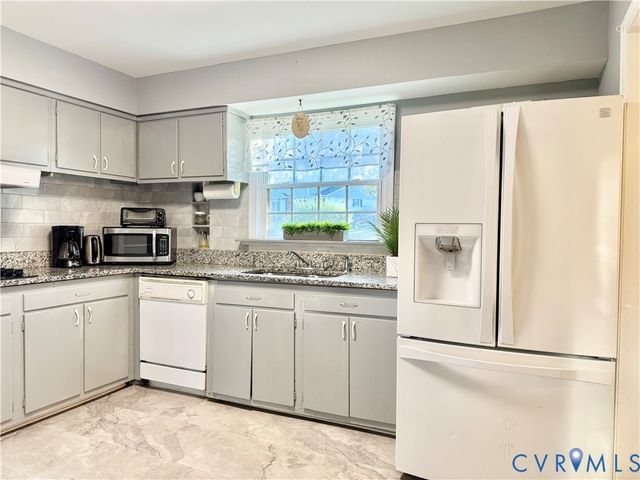 9426 Camrose Rd, Henrico, VA 23229