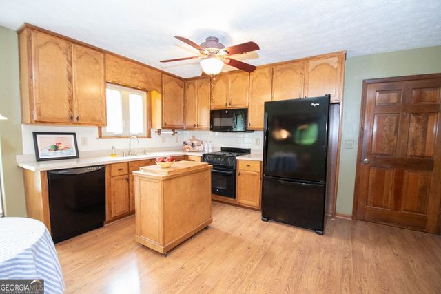 323 Larkspur Turn, Peachtree City, GA 30269