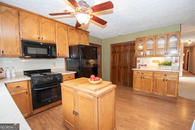 323 Larkspur Turn, Peachtree City, GA 30269