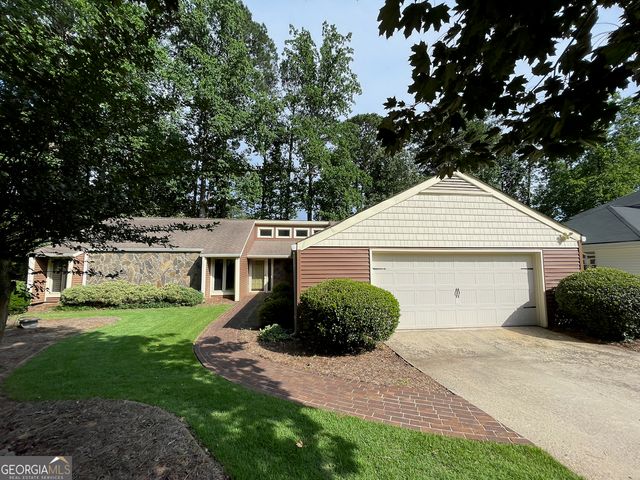 323 Larkspur Turn, Peachtree City, GA 30269
