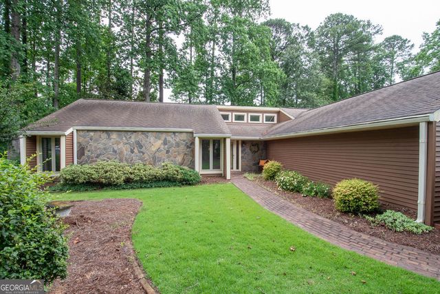 323 Larkspur Turn, Peachtree City, GA 30269