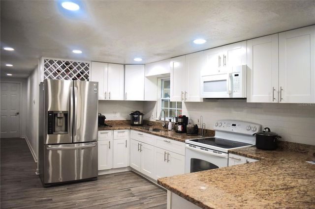 15355 SW 85TH AVENUE, Dunnellon, FL 34432