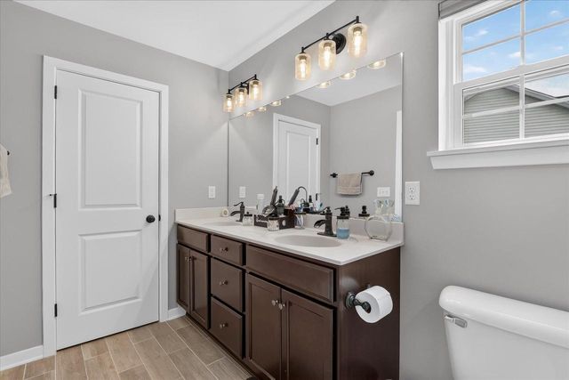 185 N Cranberry Street, Elkhorn, WI 53121