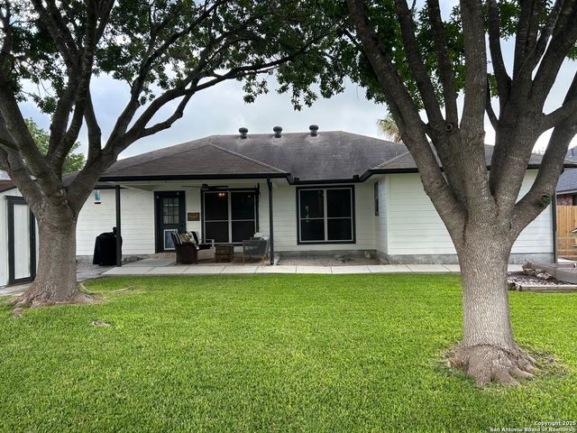2240 Stonehaven, New Braunfels, TX 78130